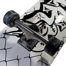 Cargar imagen en el visor de la galería, Patineta GIRO rejas (envio y llave gratis).