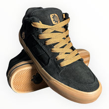Cargar imagen en el visor de la galería, CASTA PROPAGANDA FIDEL black gum (envio gratis)