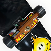 Cargar imagen en el visor de la galería, Patineta WORLD INDUSTRIES flame boy 2 (llave + envio gratis)