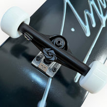 Cargar imagen en el visor de la galería, Patineta NASTY METALIC firma (llave + envio gratis)