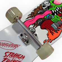 Cargar imagen en el visor de la galería, Patineta Santa Cruz ed especial stranger things Eddie Munson