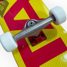 Cargar imagen en el visor de la galería, Patineta TACO logo (llave + envio gratis).