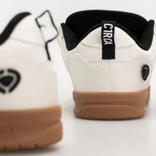 Cargar imagen en el visor de la galería, NUEVO C1RCA TAVE TT WHITE RAVEN GUM.
