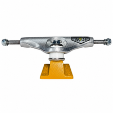 Cargar imagen en el visor de la galería, Truck SHIVER Borges plata amarillo 147 (ideal tabla 8 a 8.2).
