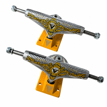 Cargar imagen en el visor de la galería, Truck SHIVER Borges plata amarillo 147 (ideal tabla 8 a 8.2).
