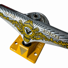 Cargar imagen en el visor de la galería, Truck SHIVER Borges plata amarillo 147 (ideal tabla 8 a 8.2).
