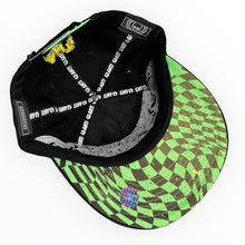 Cargar imagen en el visor de la galería, Gorra anti zombie (curva)
