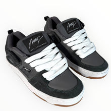 Cargar imagen en el visor de la galería, Nasty Gang gris blanco
