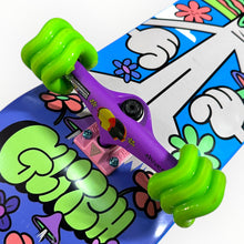 Cargar imagen en el visor de la galería, Patineta GLITCH share wheels (llave + envio gratis).
