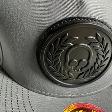 Cargar imagen en el visor de la galería, Gorra anti logo
