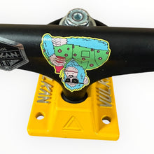 Cargar imagen en el visor de la galería, Truck VULCAN negro amarillo
