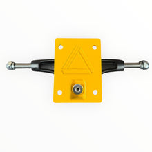 Cargar imagen en el visor de la galería, Truck VULCAN negro amarillo
