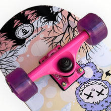 Cargar imagen en el visor de la galería, Patineta TOXINA creepybubu 2 (llave + envio gratis)
