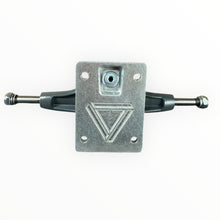 Cargar imagen en el visor de la galería, Truck VULCAN gris dog
