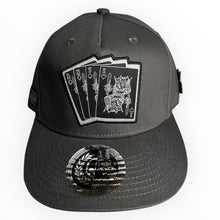 Cargar imagen en el visor de la galería, Gorra anti king gray (curva)
