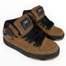 Cargar imagen en el visor de la galería, Nasty Dirty coyote
