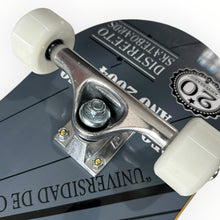 Cargar imagen en el visor de la galería, Patineta DISTREETO la 50-50 (llave + envio gratis)
