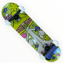 Cargar imagen en el visor de la galería, Patineta GLITCH flor verde (llave + envio gratis). (Copia)
